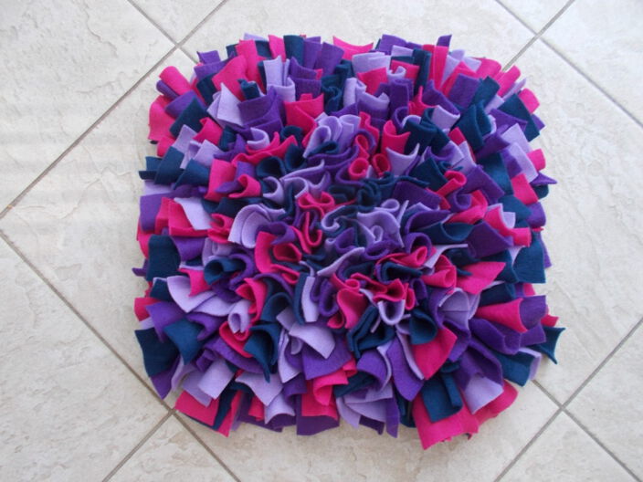 Schnüffelteppich | Modell rot rosa lila flieder