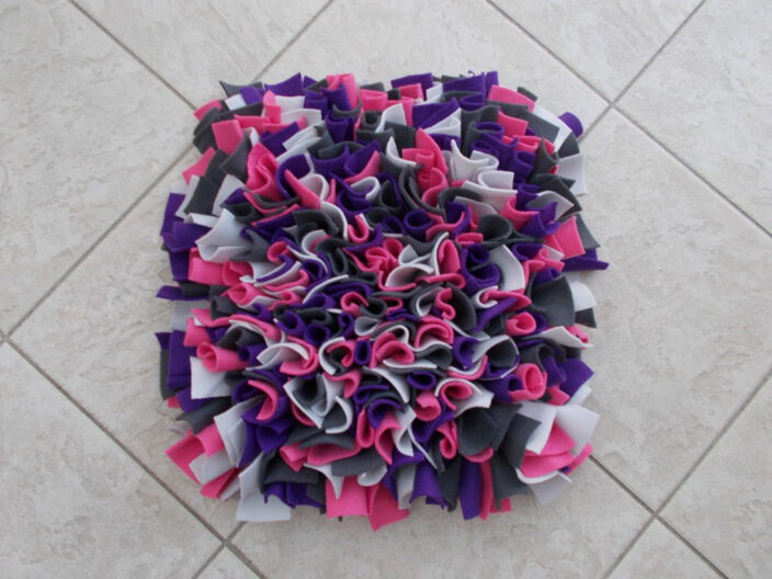 Schnüffelteppich | Modell lila-hell-dunkel-grau-pink