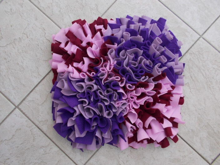 Schnüffelteppich | Modell rot rosa lila und flieder
