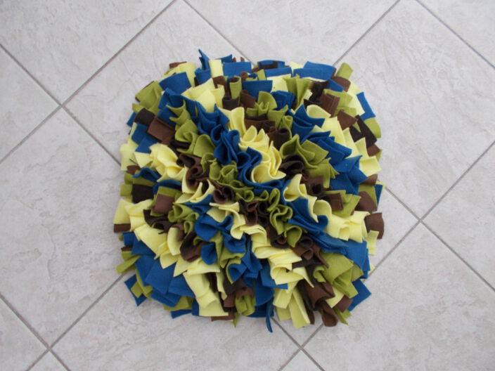 Schnüffelteppich | Modell  gelb-blau mit 2 Brauntönen