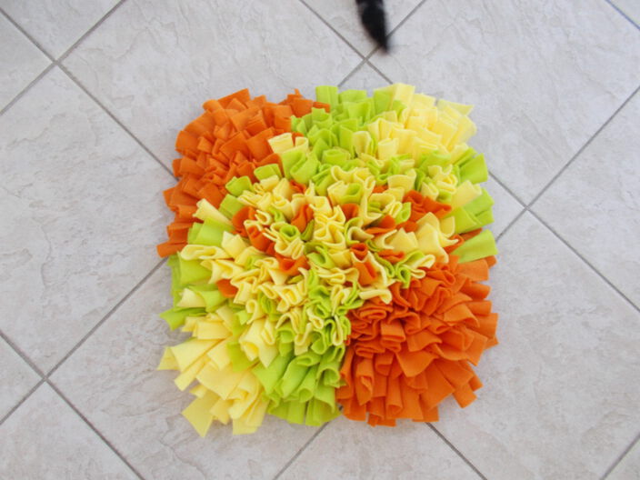 Schnüffelteppich | Modell grob-gelb-orange-grün